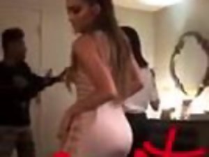 Jennifer Lopez dancing in backstage